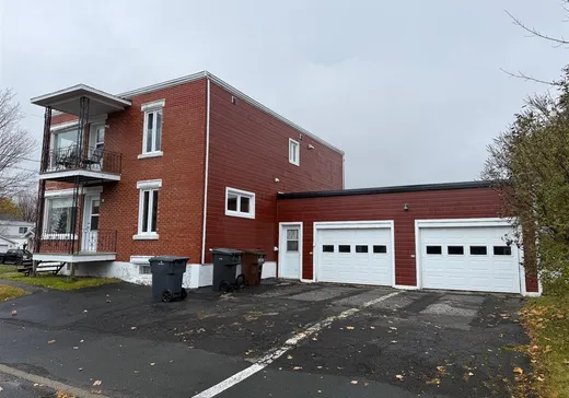 Duplex à vendre - 400-402 Rue Lafrance, Asbestos, J1T2L3