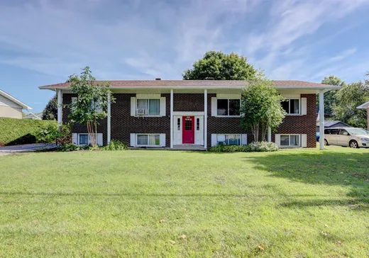 4-Plex à vendre - 2020 Av. Castelneau, Saint-Hyacinthe, J2S 7H8