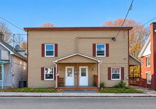 Duplex for Sale - 44-46 Rue Water, Danville, J0A 1A0