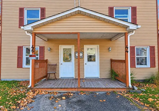Duplex for Sale - 44-46 Rue Water, Danville, J0A 1A0