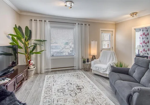 Triplex à vendre - 181-185 4e Avenue, St-Ferdinand, G0N 1N0