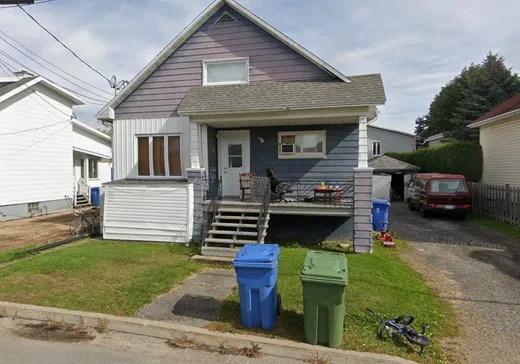 Triplex à vendre - 73-73B Rue Ste-Marie, Beaupré, G0A1E0