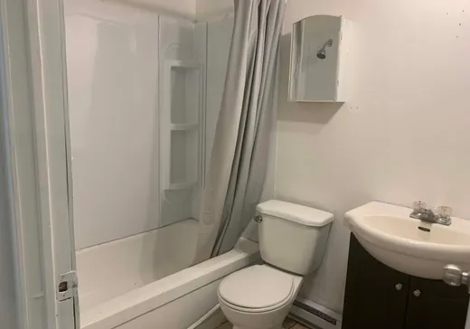 Triplex à vendre - 73-73B Rue Ste-Marie, Beaupré, G0A 1E0
