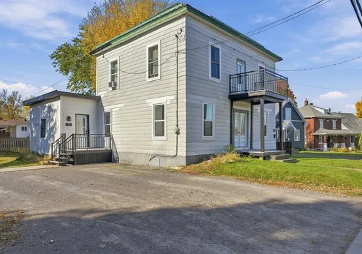 Duplex for Sale - 33-35 Boul. D'Youville, Châteauguay, J6J 4R2