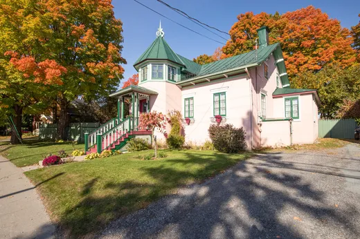 Maison à vendre - 2210 Rue St-Pierre O., Saint-Hyacinthe, J2T 4R8