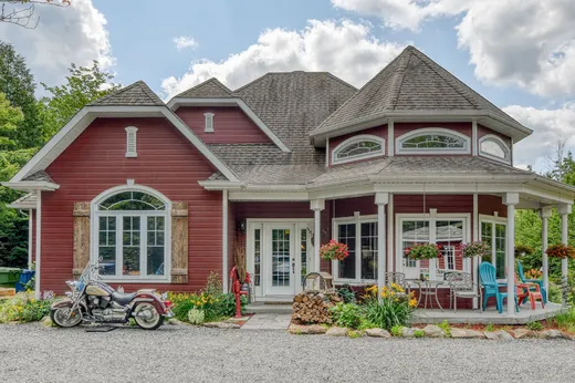 Two or more stories for sale - 10 Av. Hutton, Entrelacs, J0T2E9