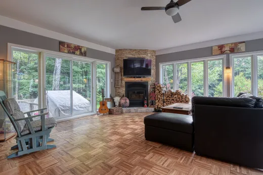 Maison à vendre - 10 Av. Hutton, Entrelacs, J0T 2E9