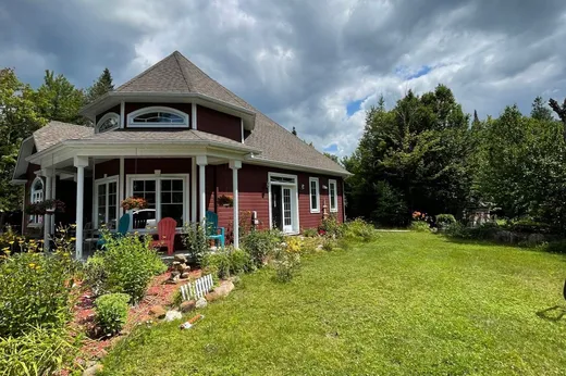 Fermette à vendre - 10Z Av. Hutton, Entrelacs, J0T 2E9
