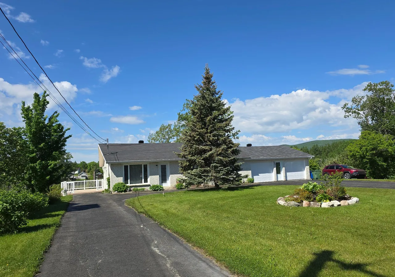 Maison à vendre - 535 Route de l'Anse-St-Jean, Amqui, G5J 3S5