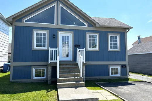 Maison à étages à vendre - 277 Rue St-Sacrement, Matane, G4W1Z1