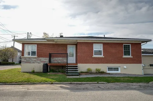 Maison à étages à vendre - 348 Rue St-René, Rimouski, G5L4V9