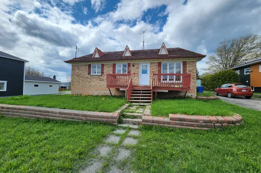 Two or more stories for sale - 11 Rue Principale E., St-Fabien-De-Panet, G0R2J0