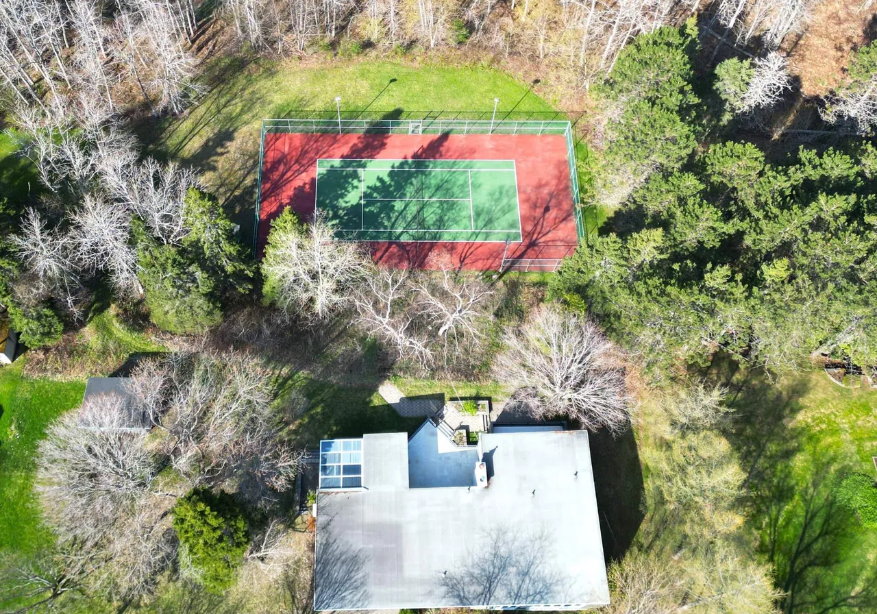 492 Av. Desjardins — photo 3