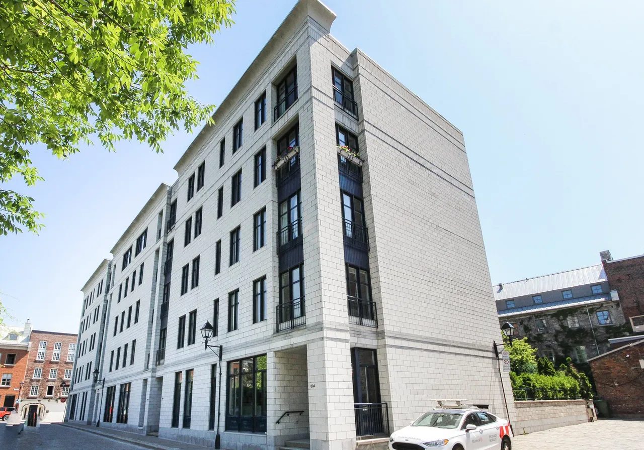304 Rue Le Royer E. — photo 1