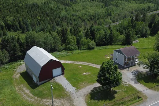 Maison à étages à vendre - 227 Rue St-Joseph N., Témiscouata-sur-le-Lac, G0L2B0