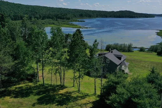 Two or more stories for sale - 463 Ch. du Lac-Macaza, Labelle, J0T1R0