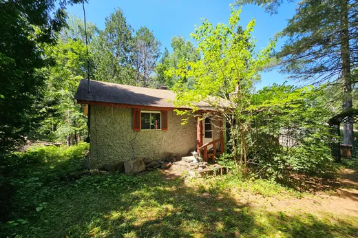 Two or more stories for sale - 82 116e Avenue, St-Hippolyte, J8A2E7