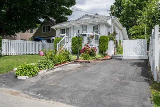 Maison à vendre - 2385 31e Avenue, Laval, H7R 3M6