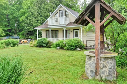 Maison à vendre - 5709-5713 Ch. du Mont-Valcourt, Valcourt, J0E 2L0
