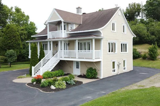 Maison à étages à vendre - 138 Rue Principale, St-Andre-De-Kamouraska, G0L2H0