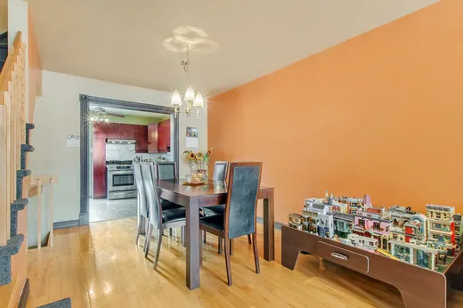 Maison à vendre - 11331 Av. Armand-Lavergne, Montréal-Nord, H1H 5W3