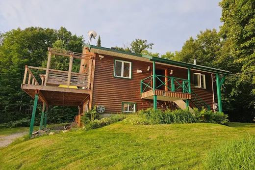 Two or more stories for sale - 132 Ch. du Lac-Venne S., Duhamel, J0V1G0