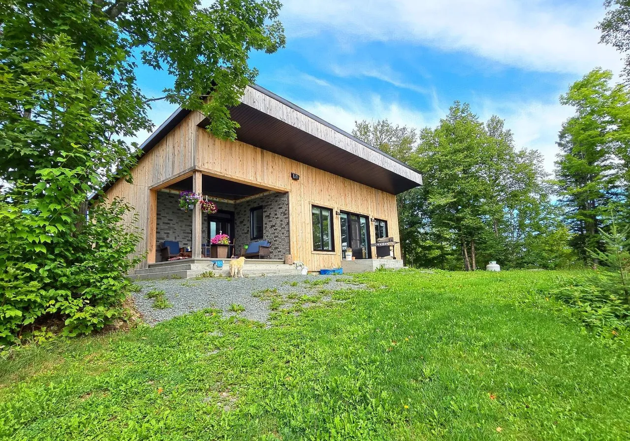 Maison à vendre - 121 Rue de la Croix, Saint-Léon-le-Grand, G0J 2W0