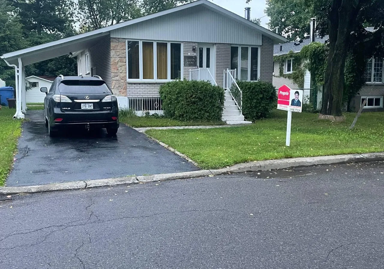 Maison à vendre - 4400 Rue Aurèle, St-Hubert, J3Y 2E3