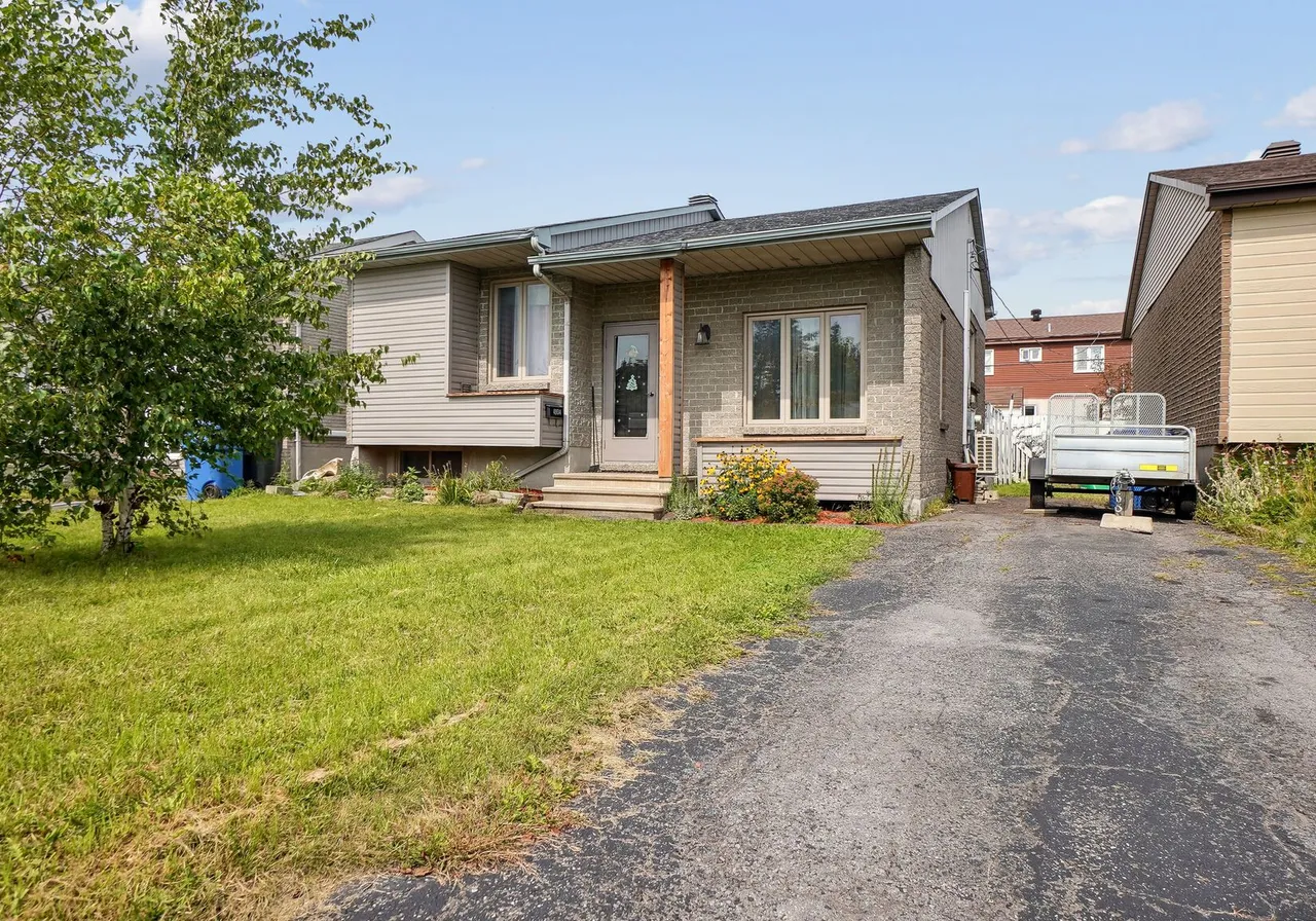 Maison à vendre - 4934 Boul. Davis, St-Hubert, J3Y 3G9