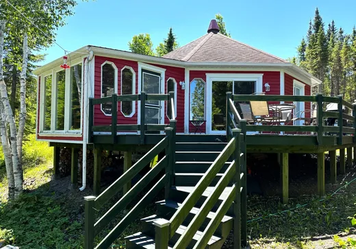 Two or more stories for sale - 398 Ch. du Lac-du-Portage O., Matane, G0J3C0