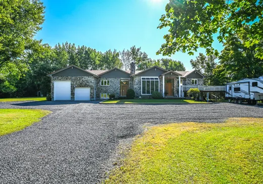 Maison à étages à vendre - 354 Ch. des Patriotes E., Saint-Jean-sur-Richelieu, J2X4J3