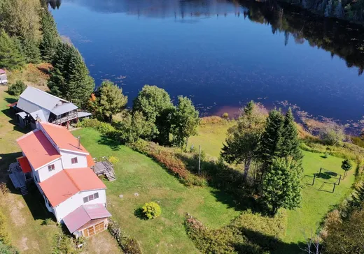 Two or more stories for sale - 10080 Ch. du Lac-Kiamika, Rivière-Rouge, J0T1T0