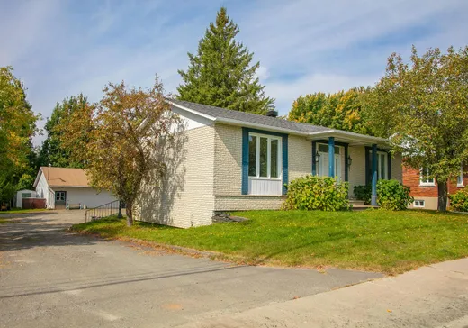Two or more stories for sale - 1298 Rue St-Joseph, Valcourt, J0E2L0
