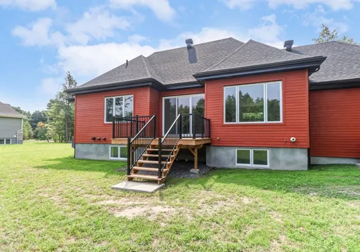 Maison à vendre - 270 Rue Ste-Croix, Lachute, J8H 4M2