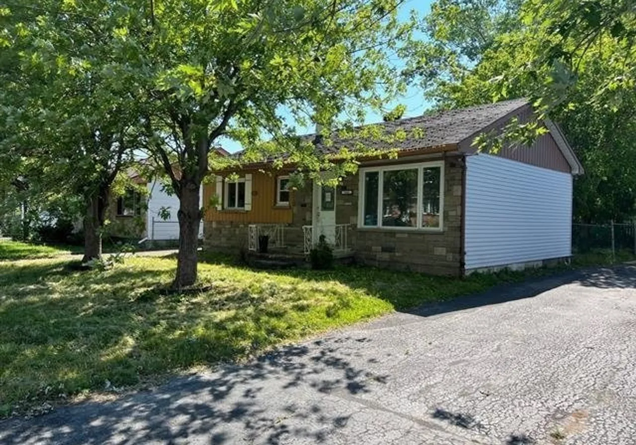 Maison à vendre - 5845 Rue Angèle, Brossard, J4Z 1B6