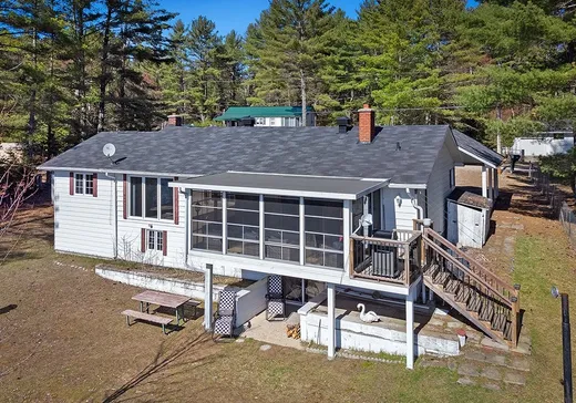 Bungalow à vendre - 68 Ch. du Lac-de-la-Ferme, Otter Lake, J0X2P0