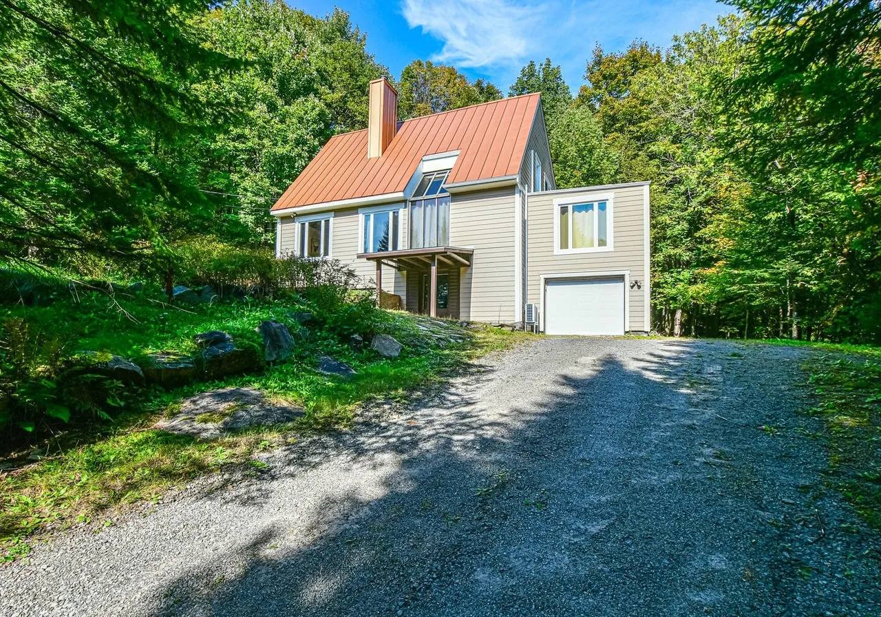 Maison à vendre - 105 Ch. des Belles-Montagnes, Saint-Sauveur, J0R 1R2