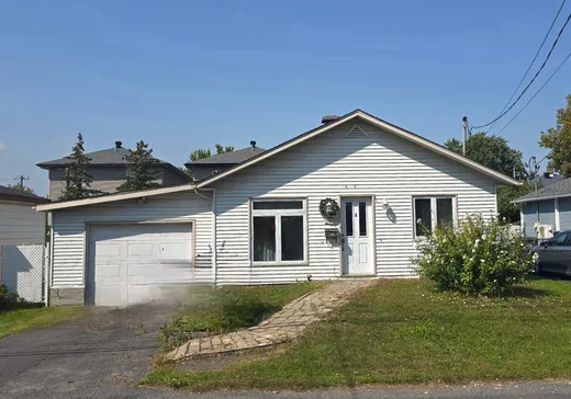 Bungalow à vendre - 5987 Rue Alain, Brossard, J4Z1H3