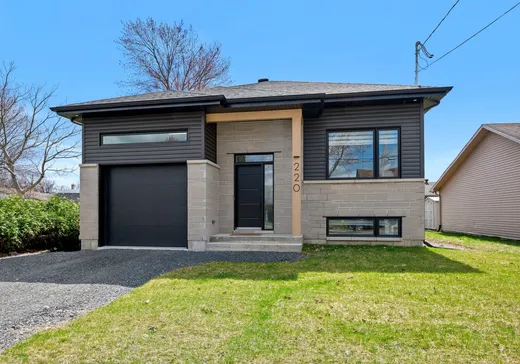 Bungalow à vendre - 224 Rue Bernard, Cowansville, J2K1E6