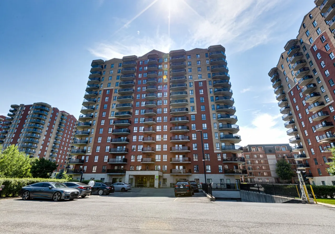 Condo à vendre - 3330 Boul. Le Carrefour, Chomedey, H7T 0B8