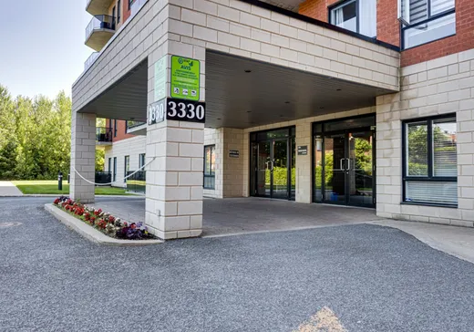 Condo à vendre - 3330 Boul. Le Carrefour, Chomedey, H7T 0B8