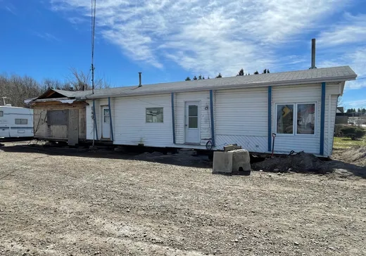 Maison mobile à vendre - 240 Boul. de l'Anse, Roberval, G8H1Y9