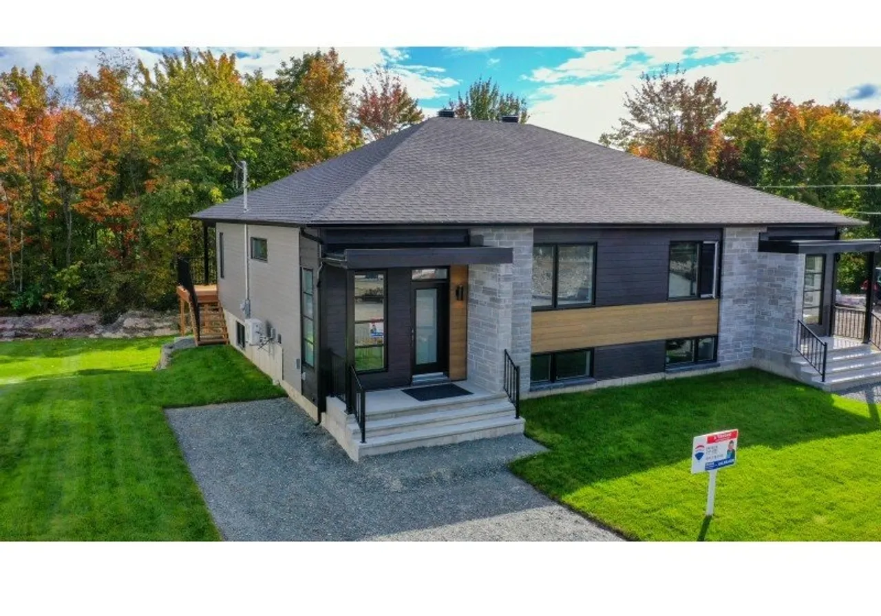 Maison à vendre - 1067 Rue des Samares, Saint-Hyacinthe, J0E 1Z0