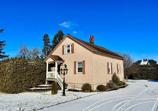 Maison à étages à vendre - 1884 Boul. St-Joseph O., Drummondville, J2B8A8