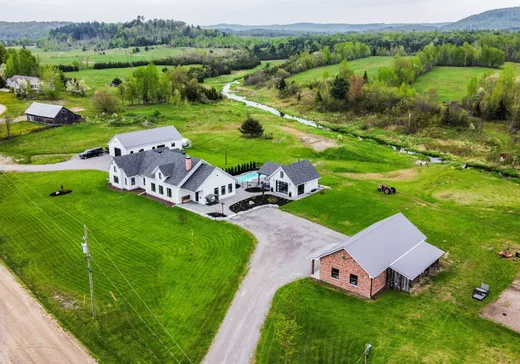 Hobby Farm for sale - 156 Ch. du Lac-Charlebois, St-Andre-Avellin, J0V1W0