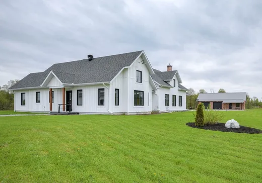 Hobby Farm for sale - 156 Ch. du Lac-Charlebois, St-Andre-Avellin, J0V 1W0