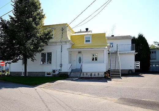 Maison à étages à vendre - 195 Rue Tessier O., Saint-Casimir, G0A3L0