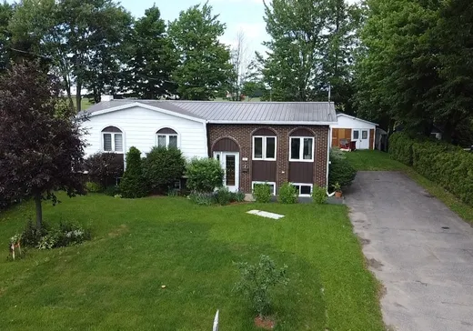 Maison à vendre - 67 Rue St-Pierre, Sainte-Sophie-de-Lévrard, G0X 3C0