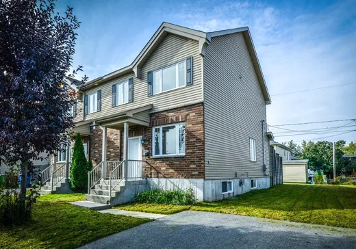 Maison à étages à vendre - 456 Rue Lionel-Groulx, Salaberry-de-Valleyfield, J6T0C5