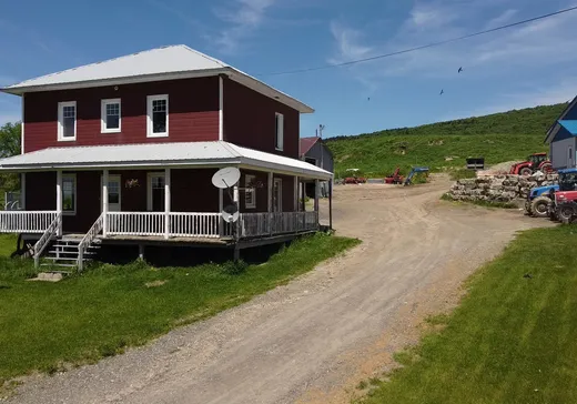 Two or more stories for sale - 8201 Rg St-Philippe, Chesterville, G0P1J0